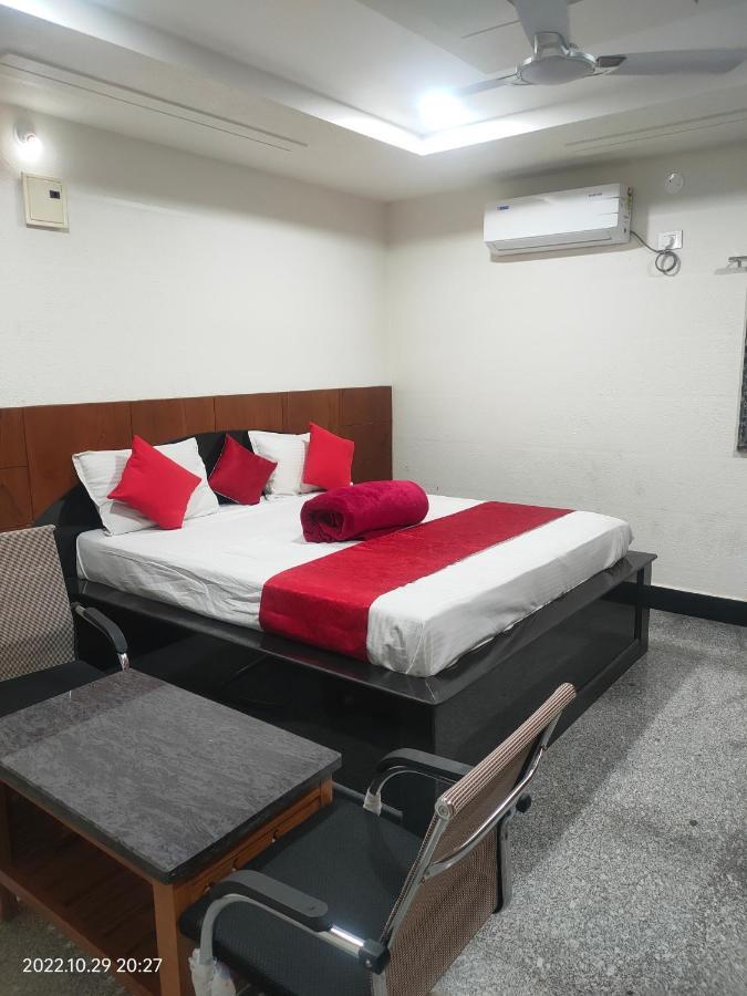 Hotel New Maruthi Inn, Lb Nagar ไฮเดอราบัด ภายนอก รูปภาพ