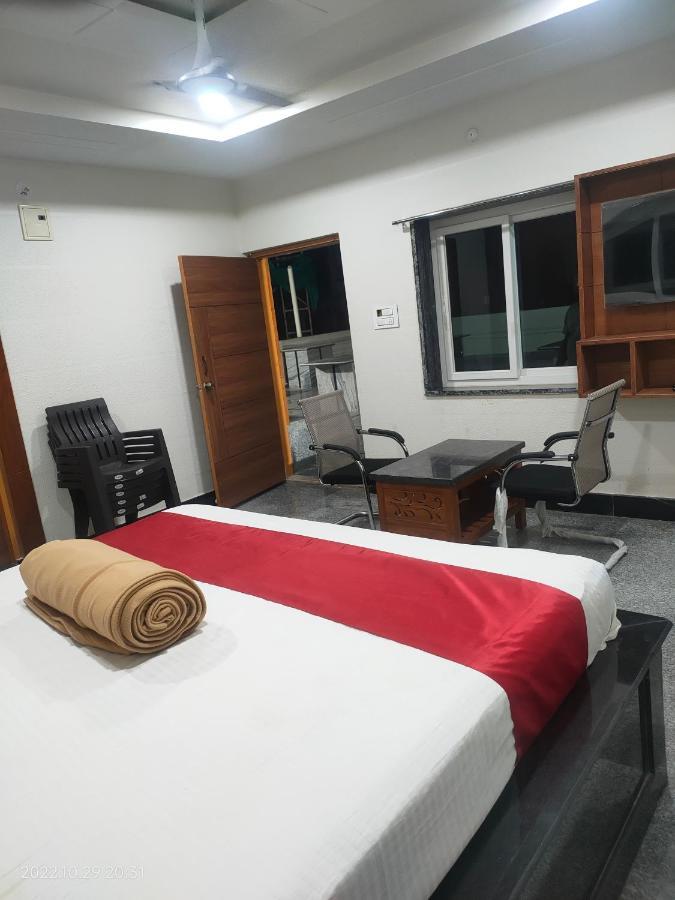 Hotel New Maruthi Inn, Lb Nagar ไฮเดอราบัด ภายนอก รูปภาพ