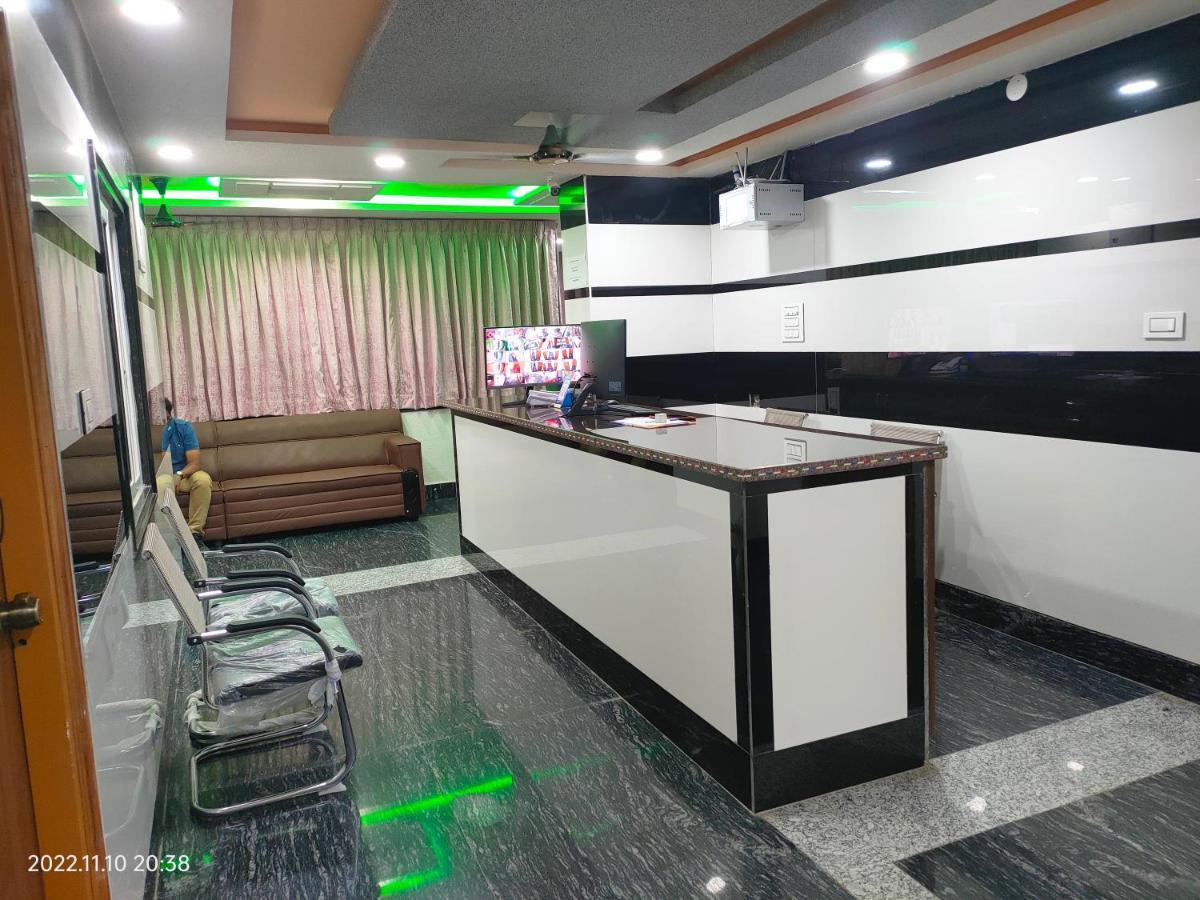 Hotel New Maruthi Inn, Lb Nagar ไฮเดอราบัด ภายนอก รูปภาพ