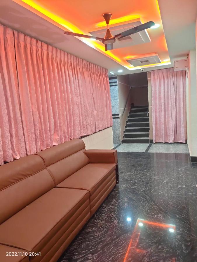 Hotel New Maruthi Inn, Lb Nagar ไฮเดอราบัด ภายนอก รูปภาพ