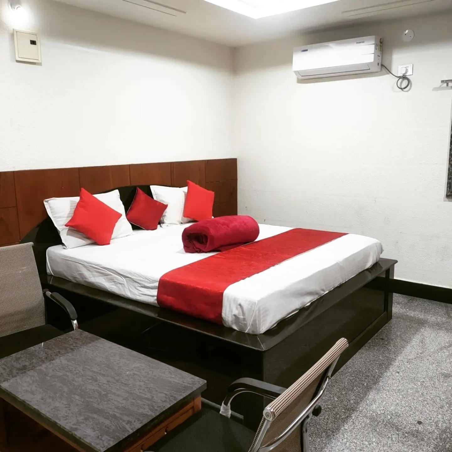 Hotel New Maruthi Inn, Lb Nagar ไฮเดอราบัด ภายนอก รูปภาพ