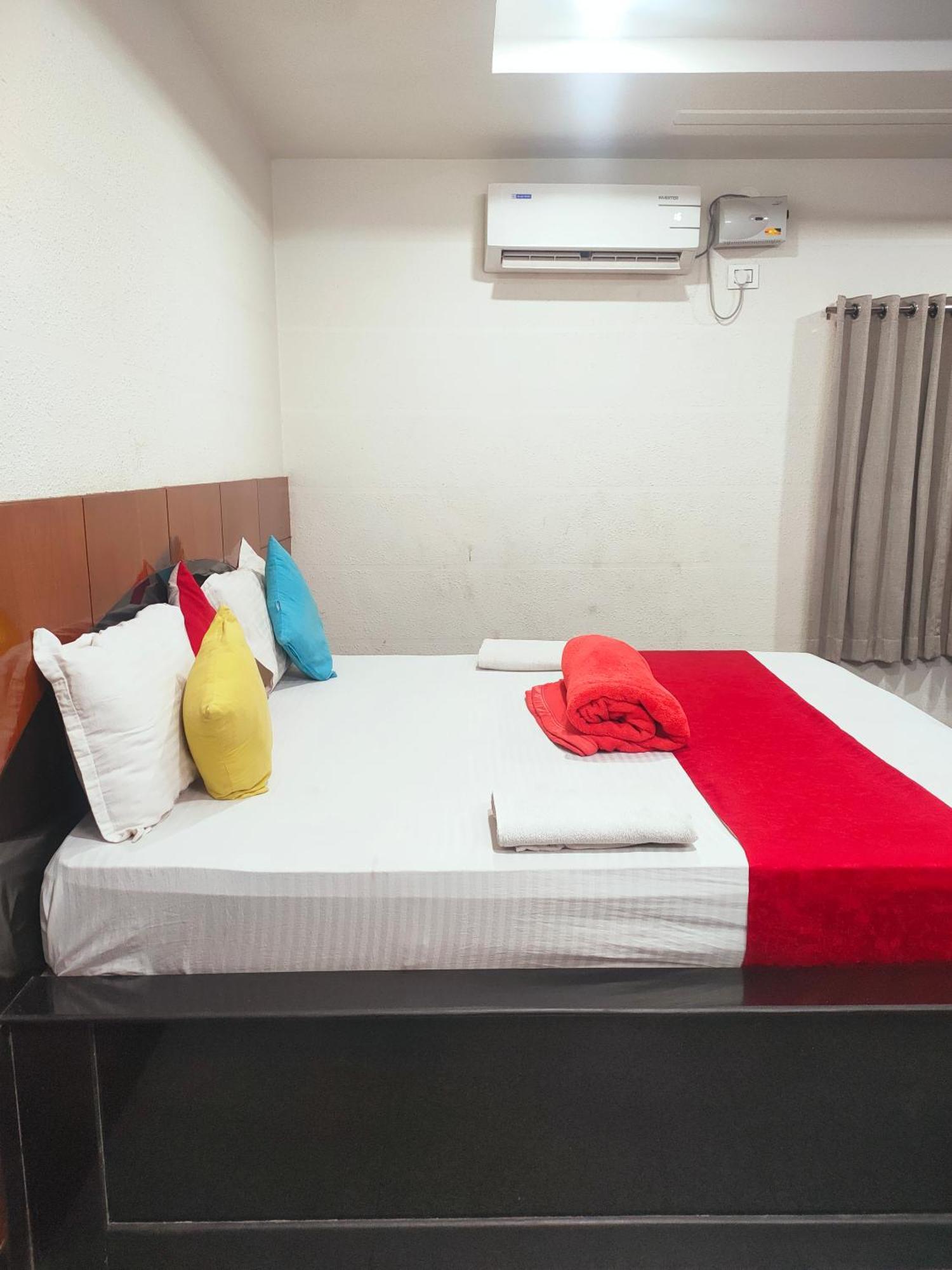 Hotel New Maruthi Inn, Lb Nagar ไฮเดอราบัด ภายนอก รูปภาพ