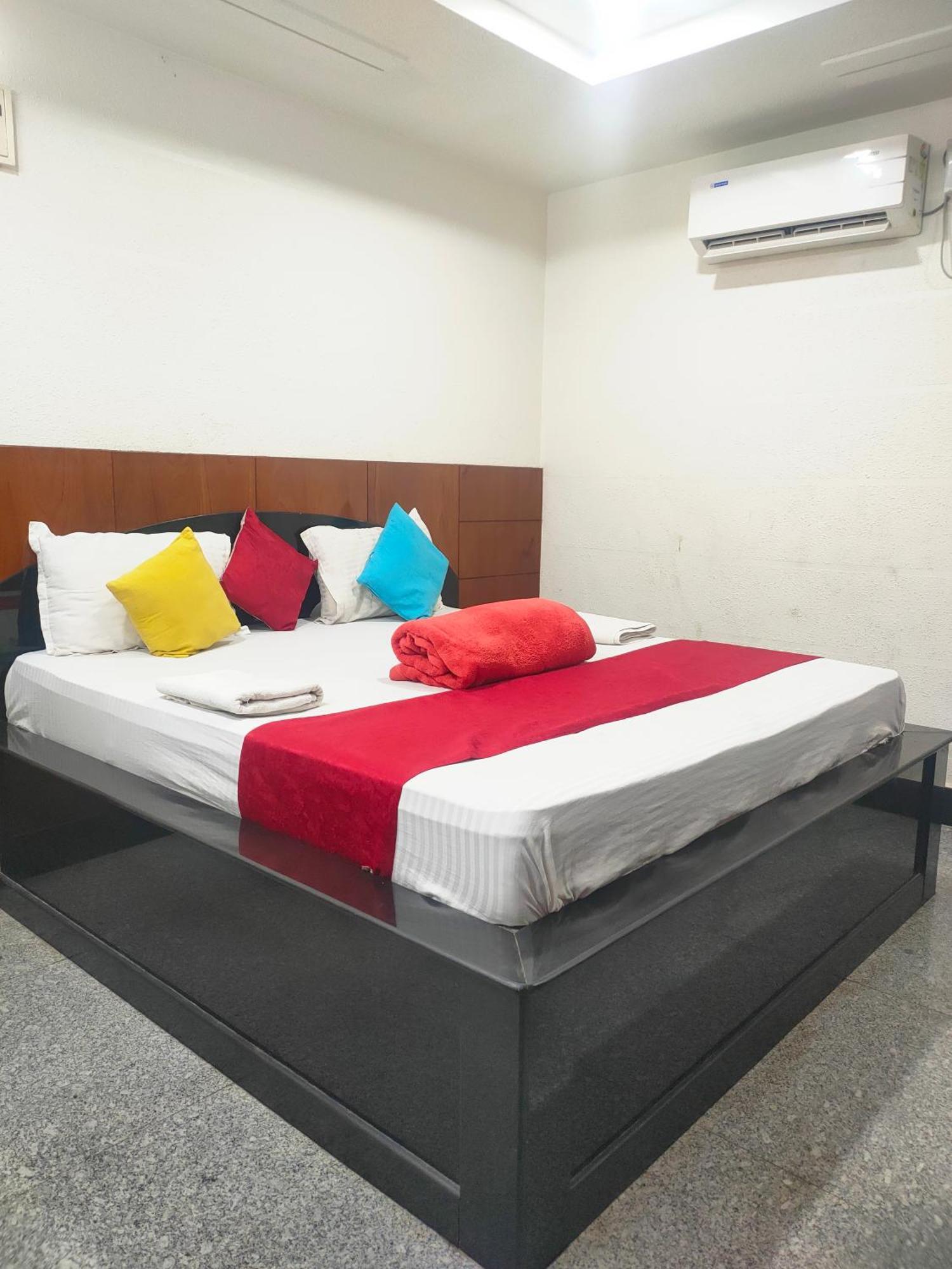 Hotel New Maruthi Inn, Lb Nagar ไฮเดอราบัด ภายนอก รูปภาพ