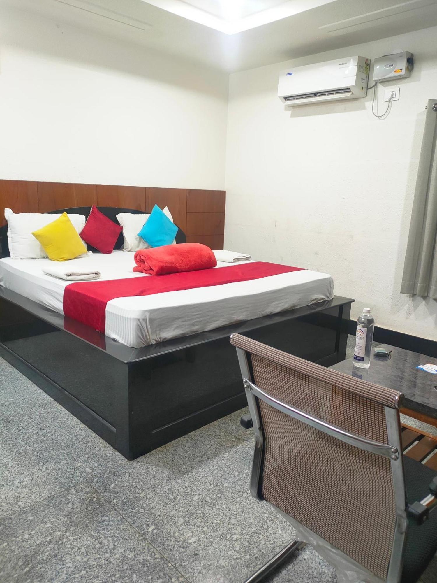 Hotel New Maruthi Inn, Lb Nagar ไฮเดอราบัด ภายนอก รูปภาพ