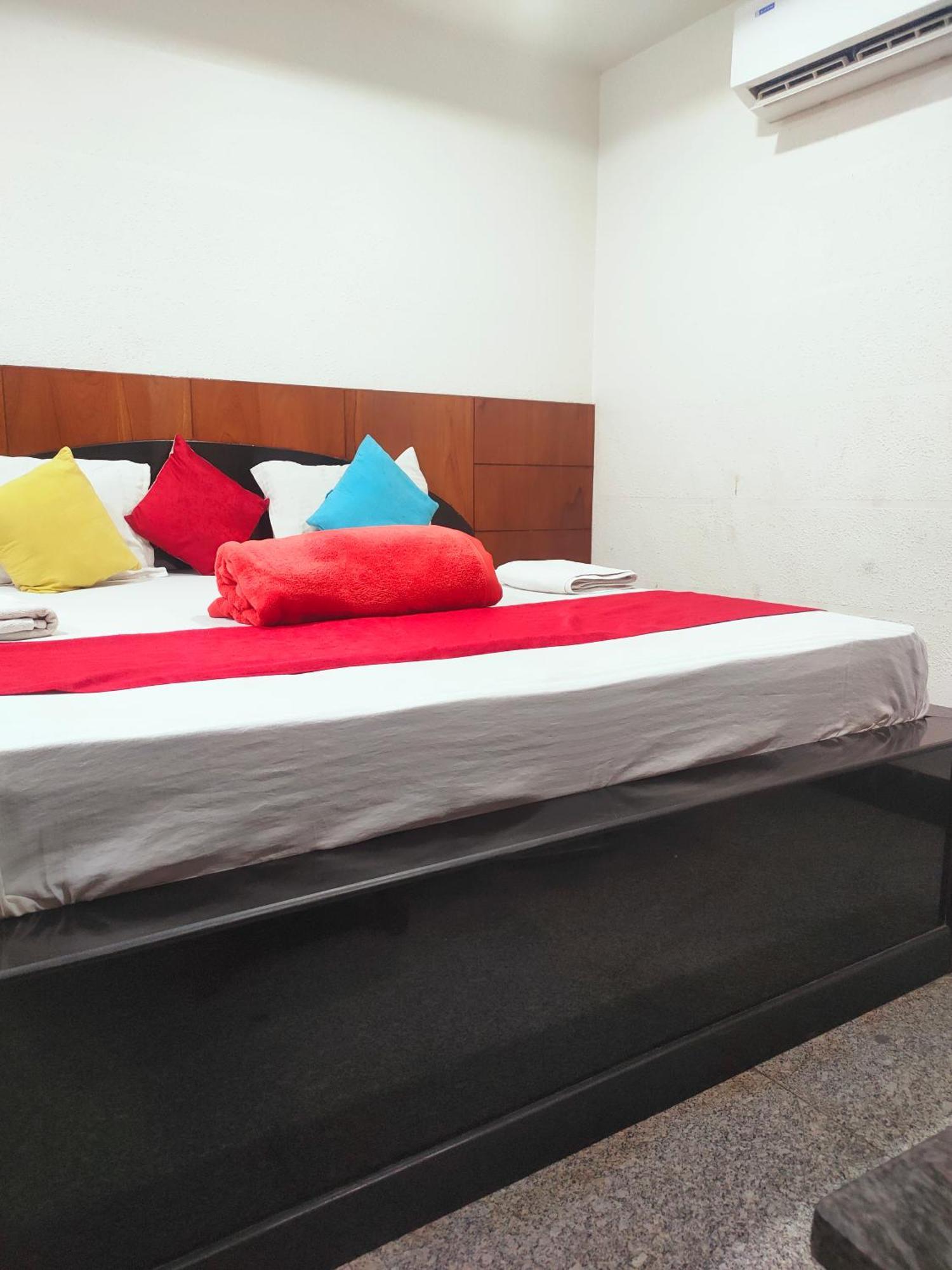 Hotel New Maruthi Inn, Lb Nagar ไฮเดอราบัด ภายนอก รูปภาพ